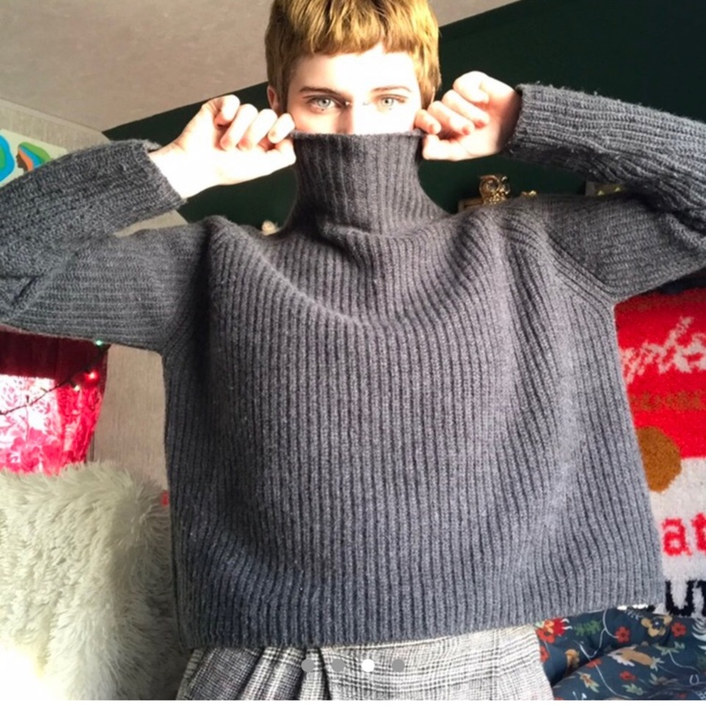✨SOLD✨ Charcoal Knit Turtleneck
